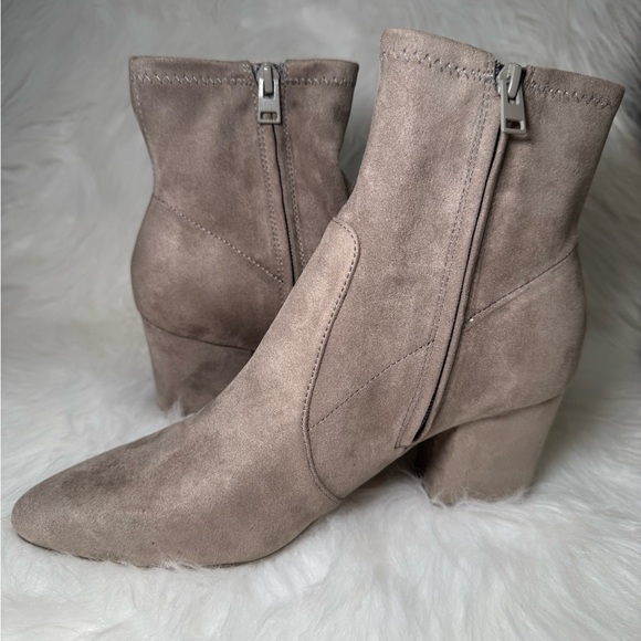 Amazon Essentials Taupe Ankle Booties - Picture 3 of 5
